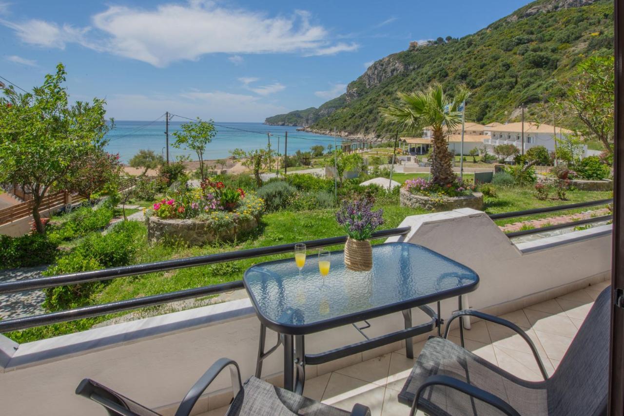 Spiros And Polyxeni Apartments Afionas Luaran gambar