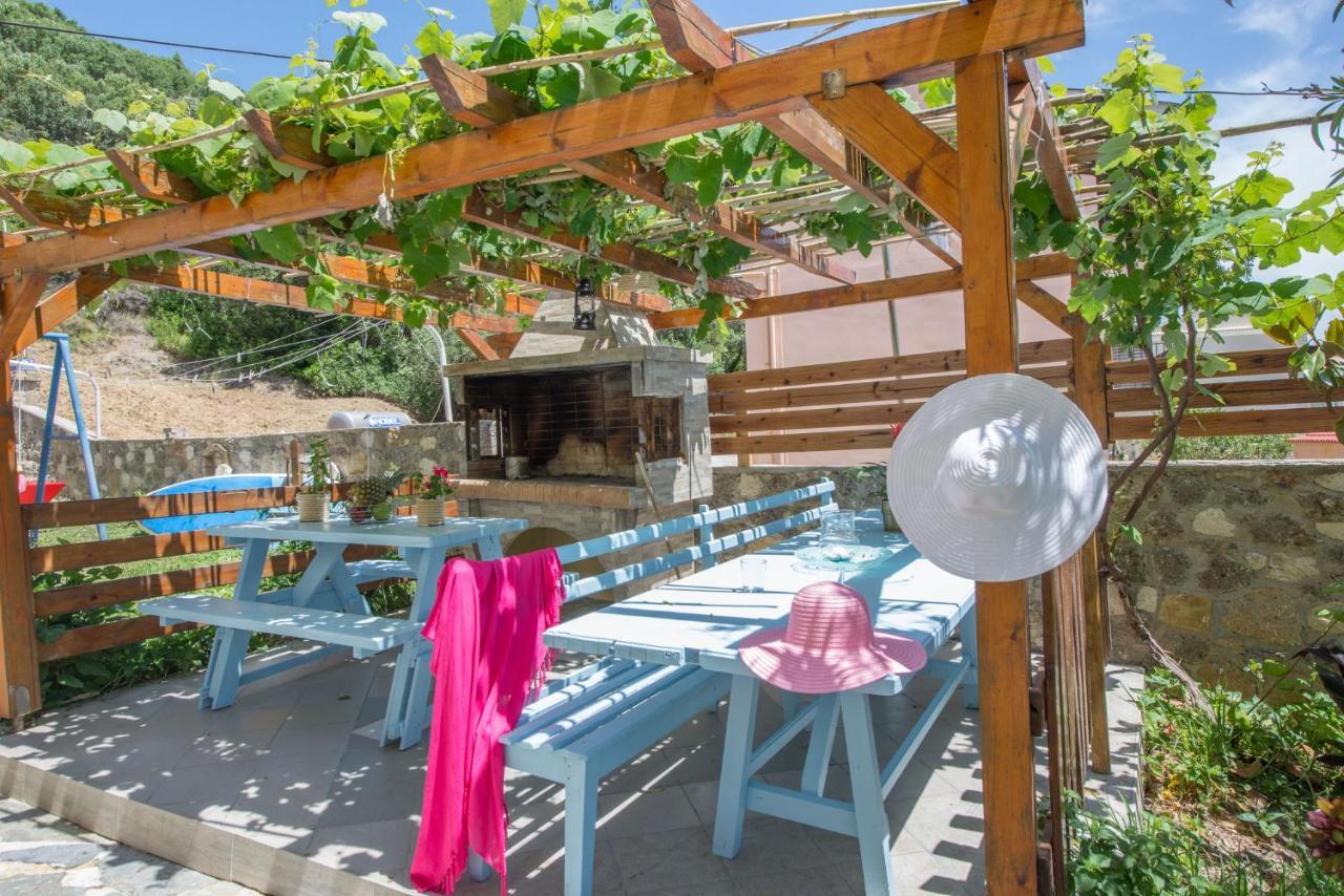 Spiros And Polyxeni Apartments Afionas Luaran gambar